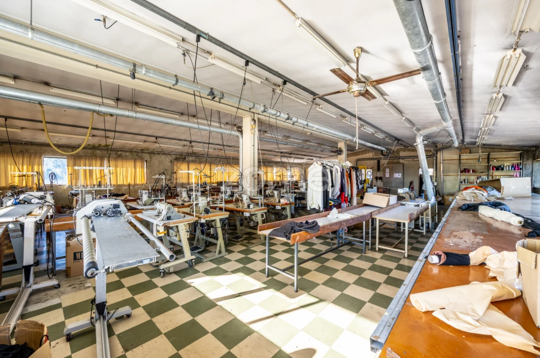 Terreno Comércio / Armazém para Venda em Vila Boa de Quires e Maureles Foto 37