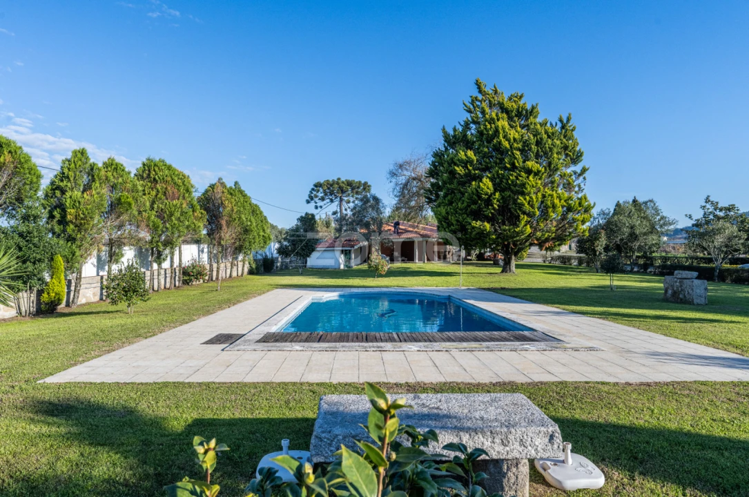 Quinta T4 para Venda em Penafiel Foto 54