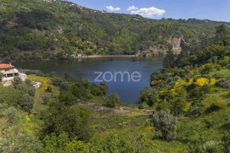 Terreno para Venda em Oliveira do Douro Foto 5