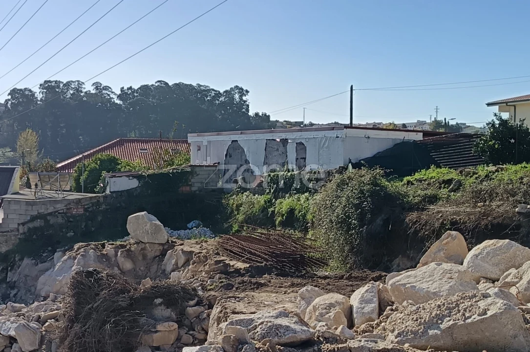 Moradia T4 para Venda em Castêlo da Maia Foto 58