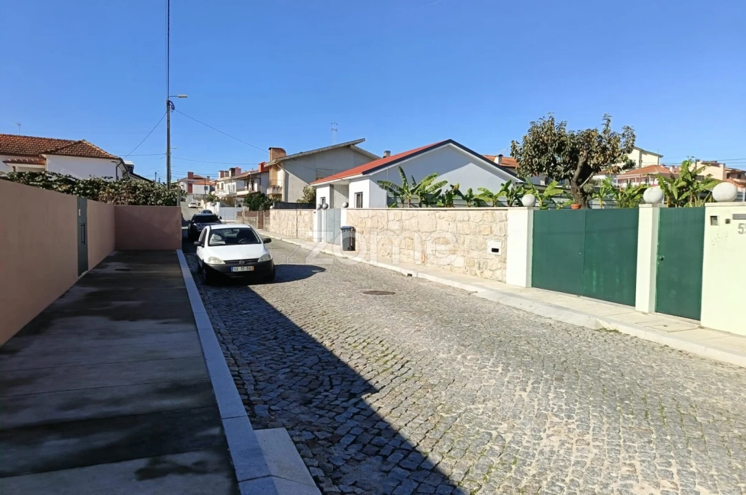 Moradia T4 para Venda em Castêlo da Maia Foto 70