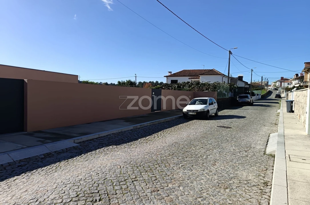 Moradia T4 para Venda em Castêlo da Maia Foto 71