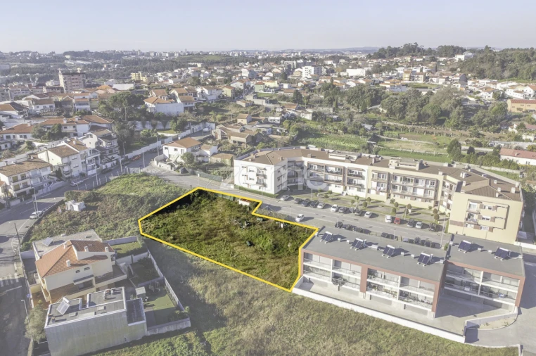 Terreno para Venda em Baguim do Monte (Rio Tinto) Foto 1