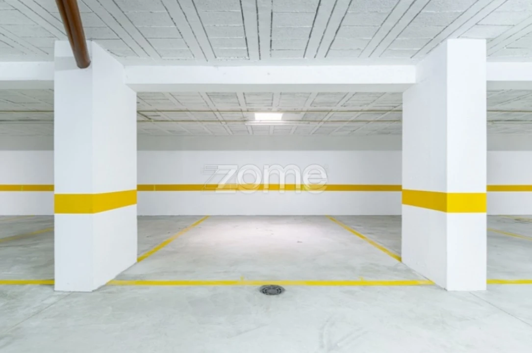 Garagem para Arrendamento em Vilar de Andorinho Foto 3