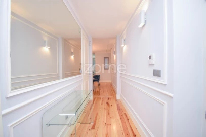 Apartamento T2 para Arrendamento em Santo António