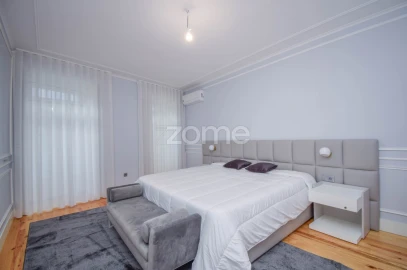 Apartamento T2 para Arrendamento em Santo António