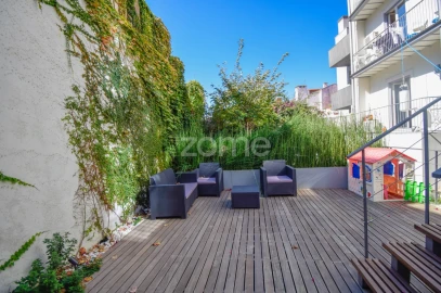 Apartamento T2 para Arrendamento em Santo António