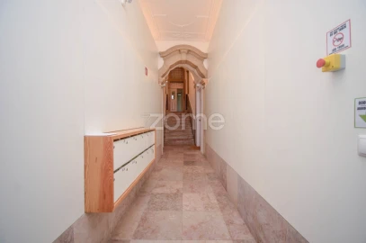 Apartamento T2 para Arrendamento em Santo António