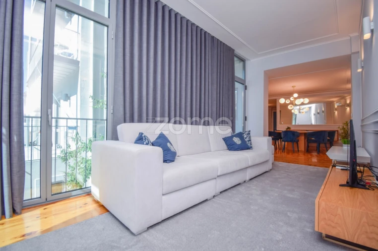 Apartamento T2 para Arrendamento em Santo António Foto 16