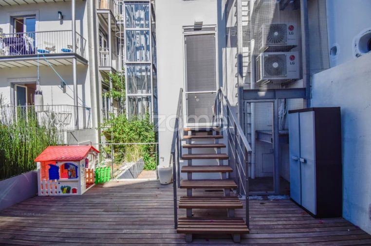 Apartamento T2 para Arrendamento em Santo António Foto 27