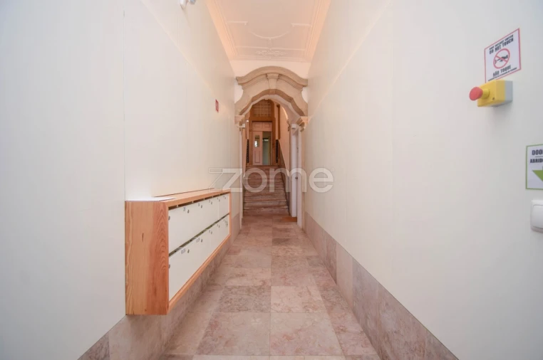 Apartamento T2 para Arrendamento em Santo António Foto 28