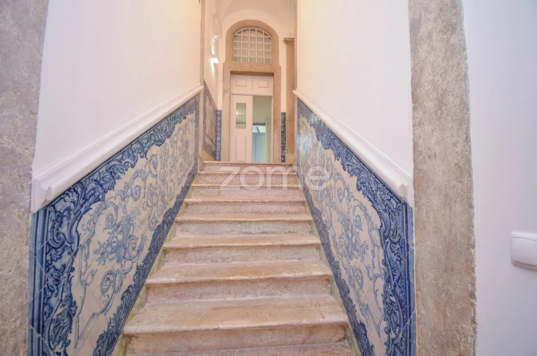 Apartamento T2 para Arrendamento em Santo António Foto 1