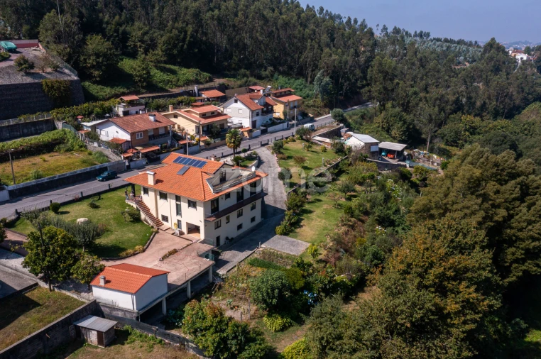 Moradia T6 para Venda em São Roque Foto 70