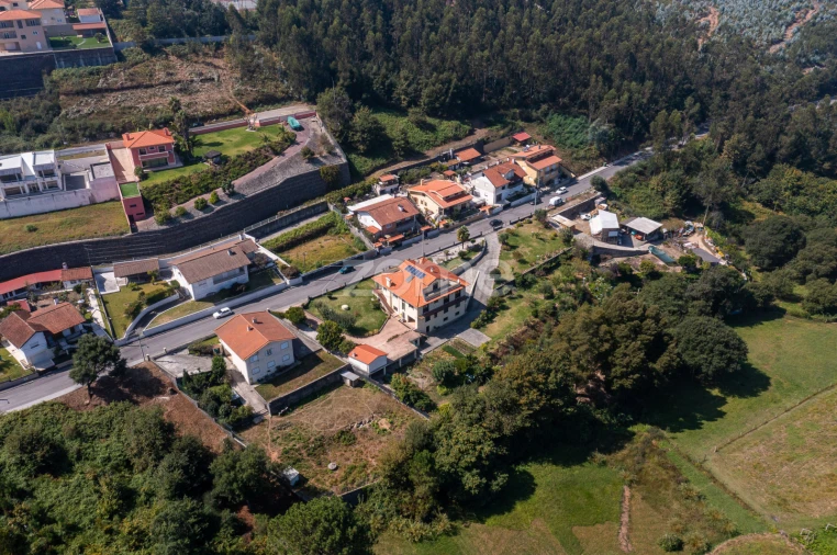 Moradia T6 para Venda em São Roque Foto 72