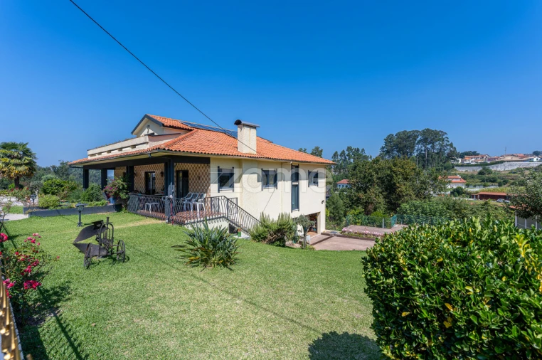 Moradia T6 para Venda em São Roque Foto 10