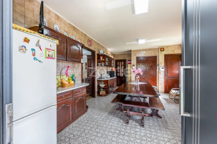 Moradia T6 para Venda em São Roque Foto 23