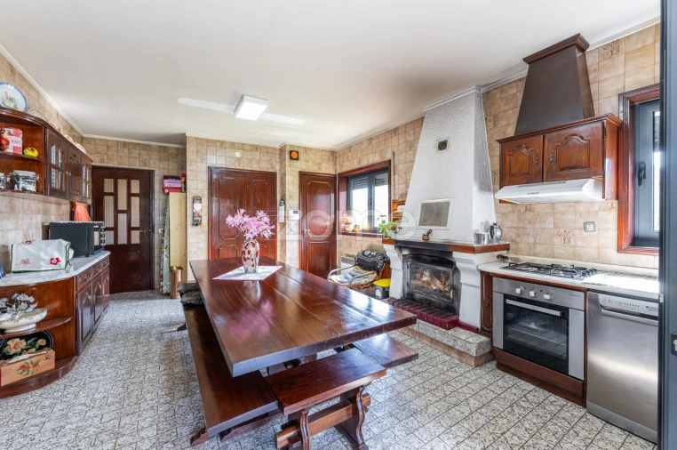 Moradia T6 para Venda em São Roque Foto 21