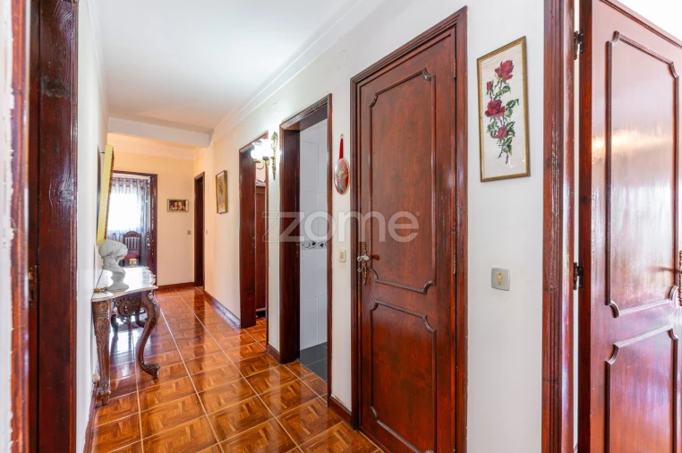 Moradia T6 para Venda em São Roque Foto 27