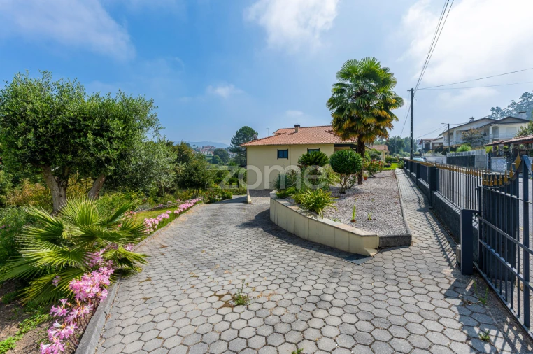 Moradia T6 para Venda em São Roque Foto 69