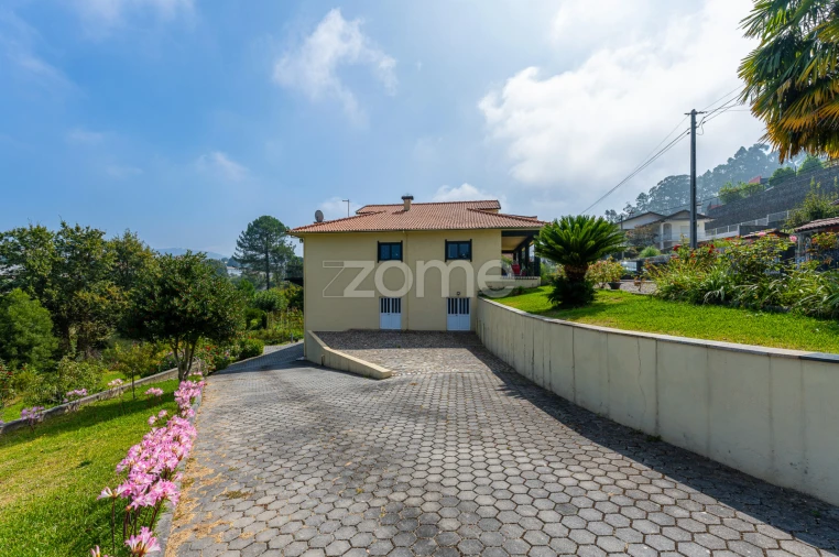 Moradia T6 para Venda em São Roque Foto 68