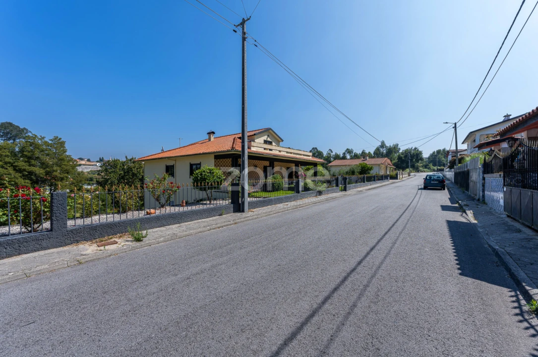 Moradia T6 para Venda em São Roque Foto 6