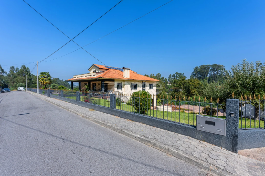 Moradia T6 para Venda em São Roque Foto 9