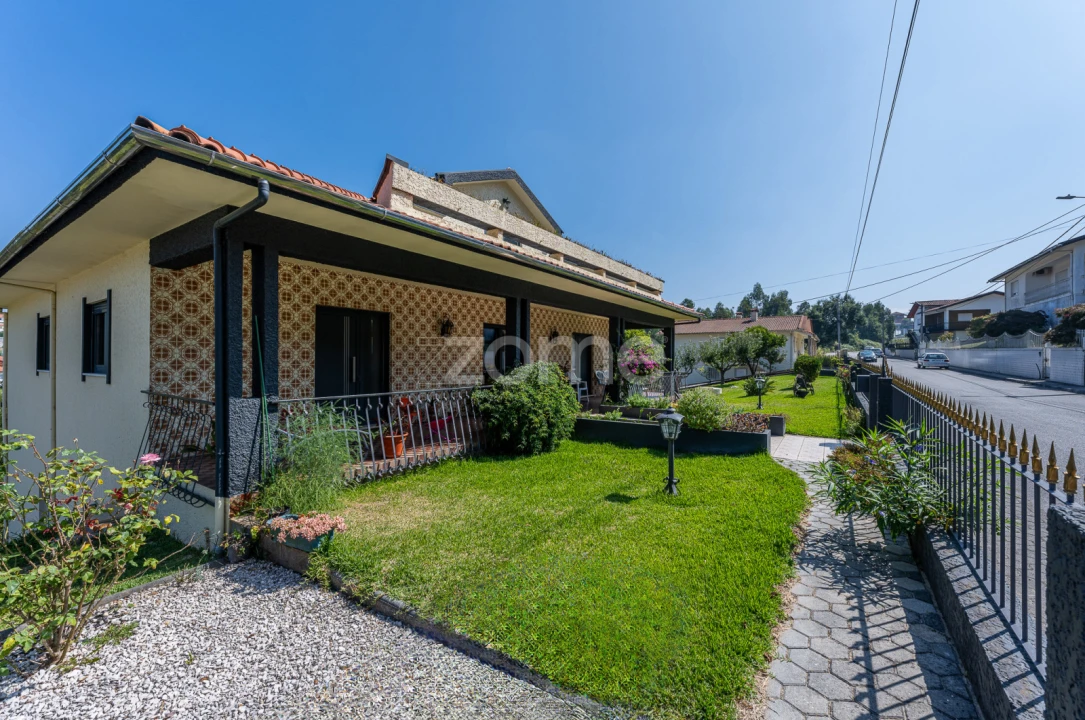 Moradia T6 para Venda em São Roque Foto 13