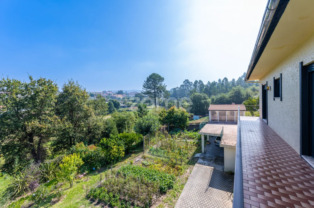 Moradia T6 para Venda em São Roque Foto 38