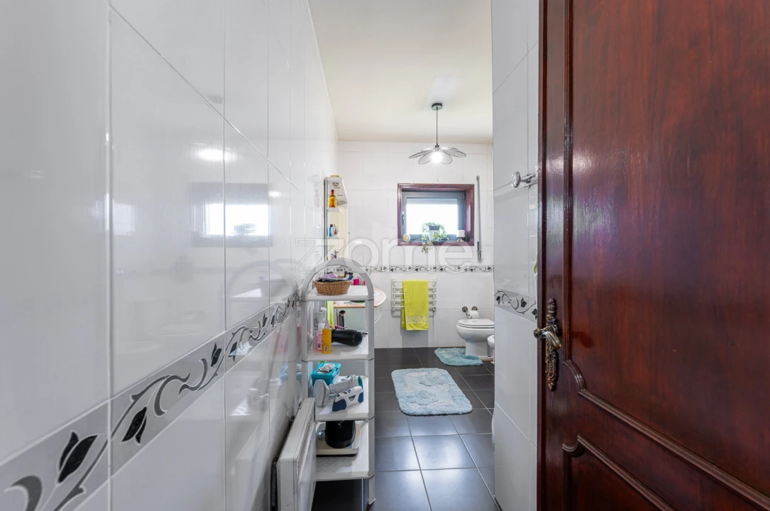 Moradia T6 para Venda em São Roque Foto 31