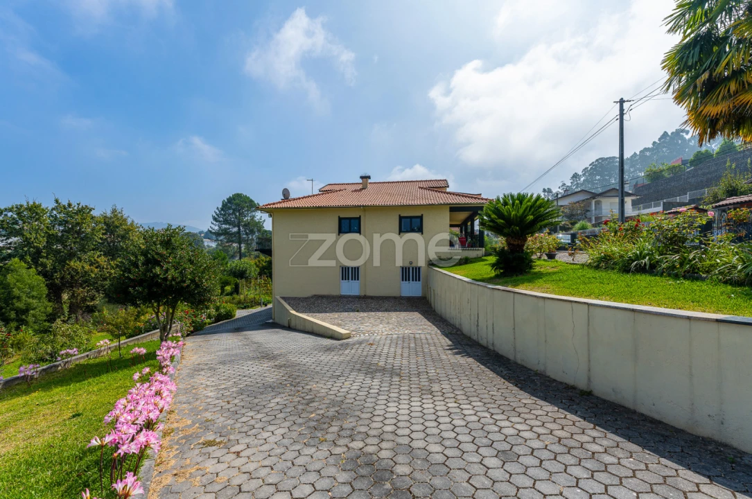 Moradia T6 para Venda em São Roque Foto 68