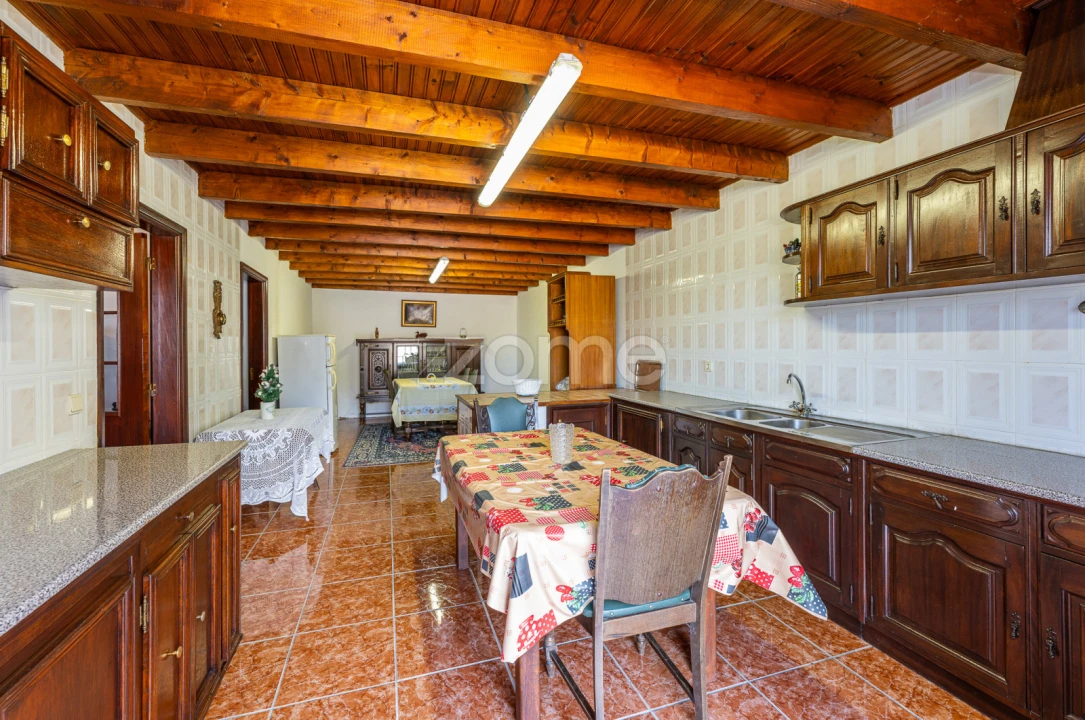 Moradia T6 para Venda em São Roque Foto 64