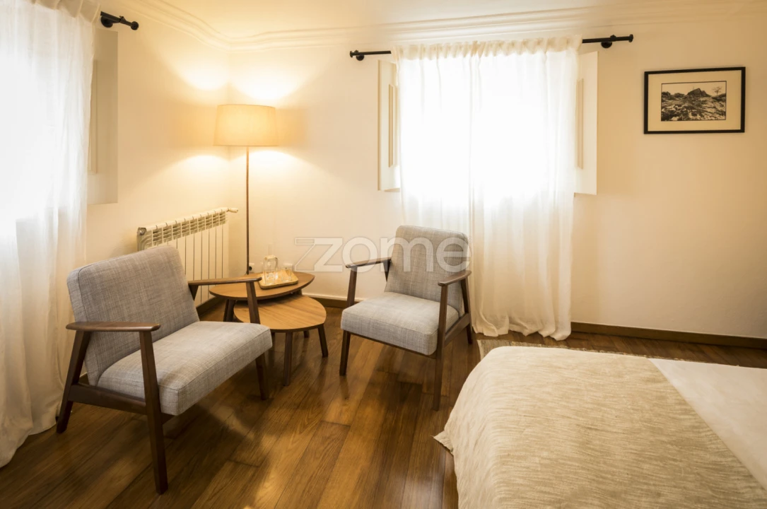 Moradia T4 para Arrendamento em Santa Maria e São Miguel, São Martinho, São Pedro Penaferrim Foto 12