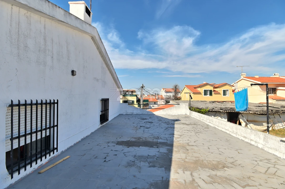 Moradia T4 para Venda em São Domingos de Rana Foto 23