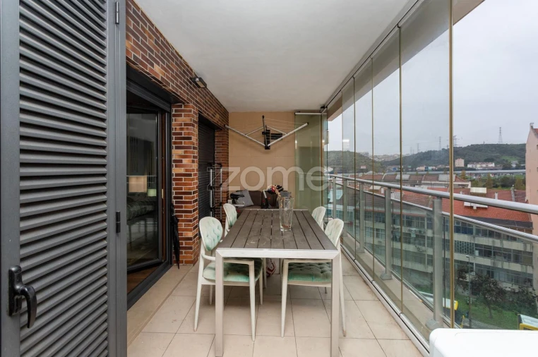 Apartamento T3 para Venda em Odivelas Foto 2