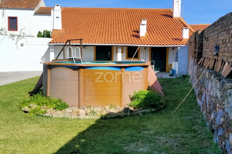 Moradia T5 para Venda em Corval Foto 6