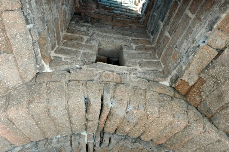 Moradia T5 para Venda em Corval Foto 7