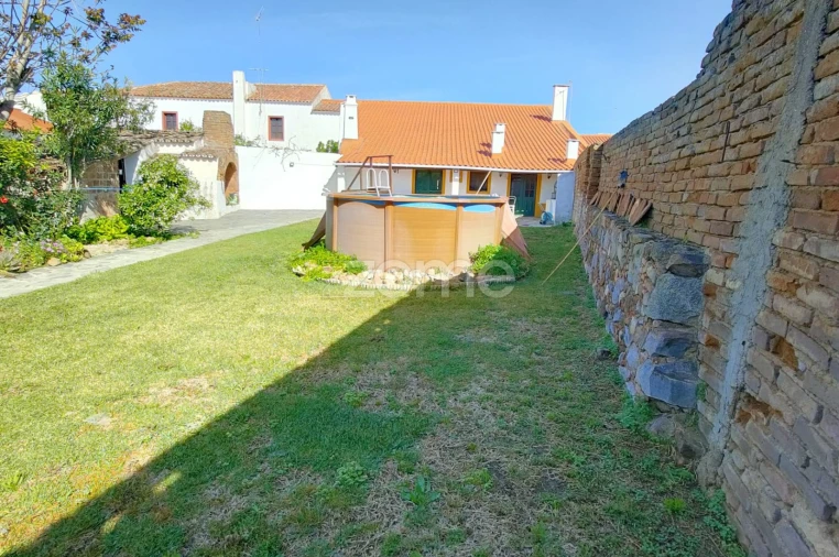 Moradia T5 para Venda em Corval Foto 9