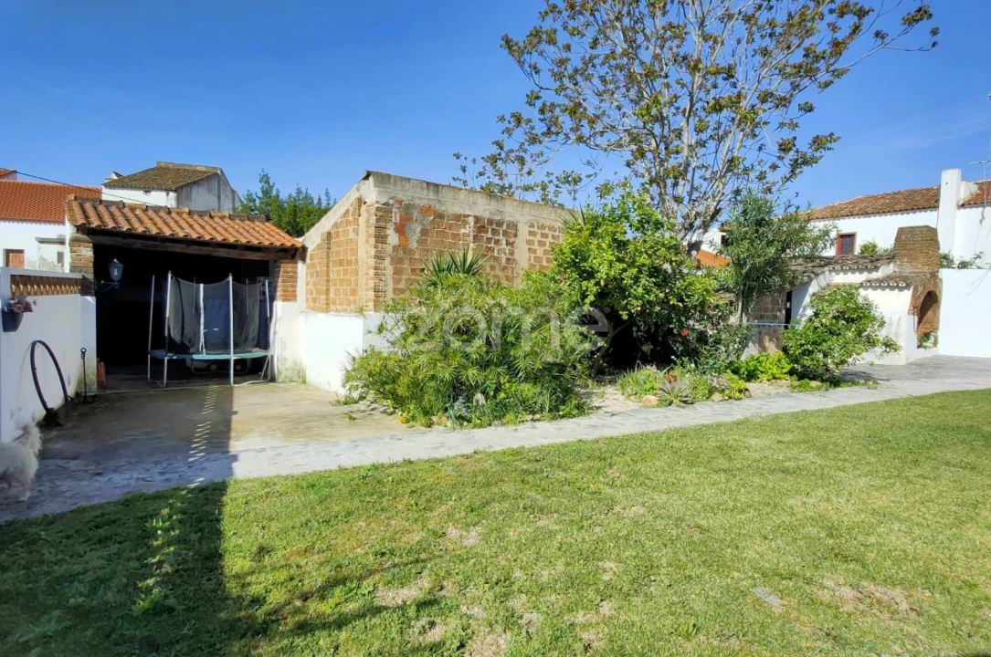 Moradia T5 para Venda em Corval Foto 14