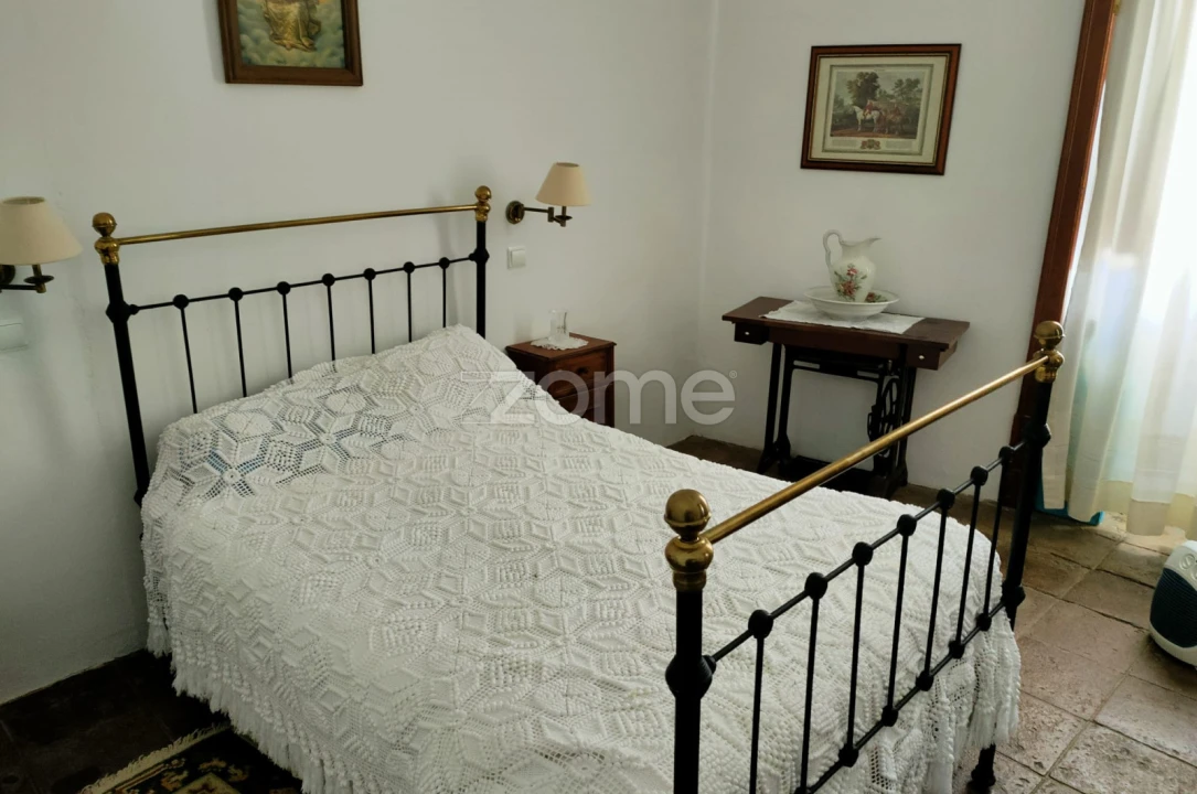 Moradia T5 para Venda em Corval Foto 22