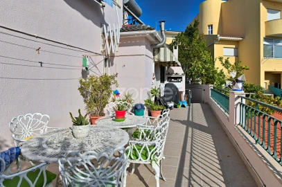 Moradia T6 para Venda em Carcavelos e Parede
