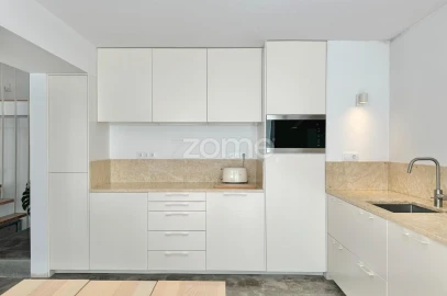 Moradia T13 para Venda em Carcavelos e Parede