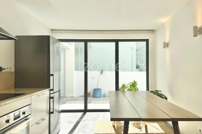 Moradia T13 para Venda em Carcavelos e Parede