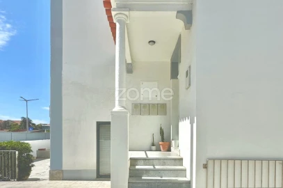 Moradia T13 para Venda em Carcavelos e Parede