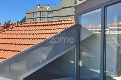 Moradia T13 para Venda em Carcavelos e Parede