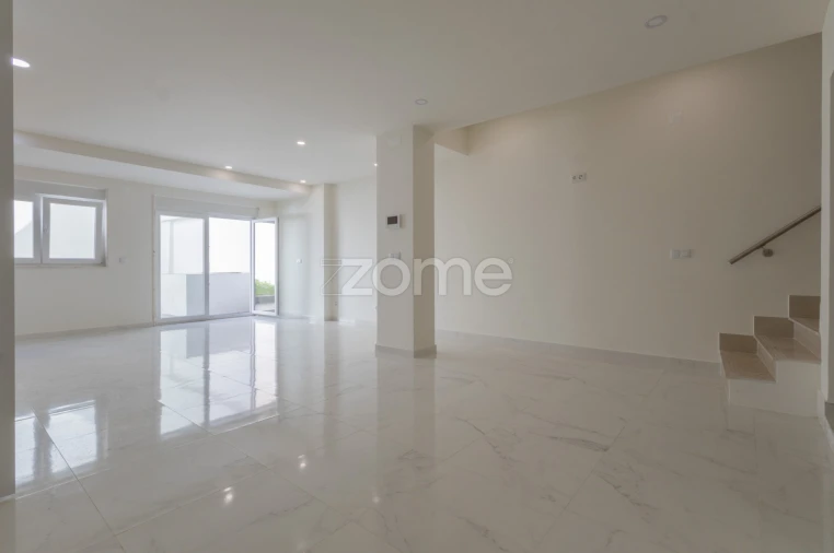 Apartamento T3 para Venda em Falagueira-Venda Nova Foto 2