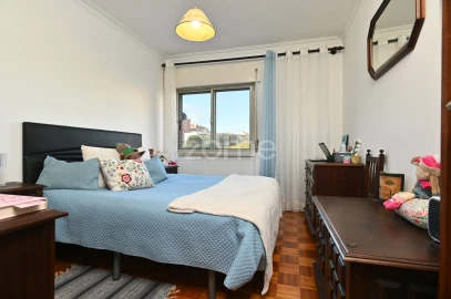 Apartamento T3 para Venda em Agualva e Mira-Sintra