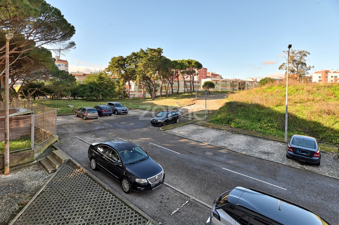 Apartamento T3 para Venda em Agualva e Mira-Sintra Foto 3