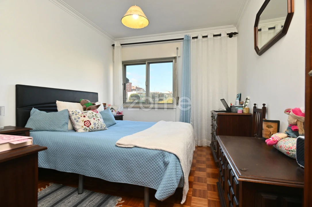Apartamento T3 para Venda em Agualva e Mira-Sintra Foto 1