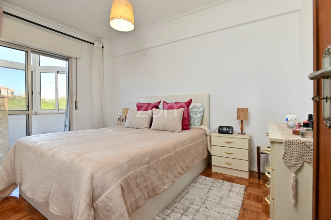 Apartamento T3 para Venda em Agualva e Mira-Sintra Foto 12