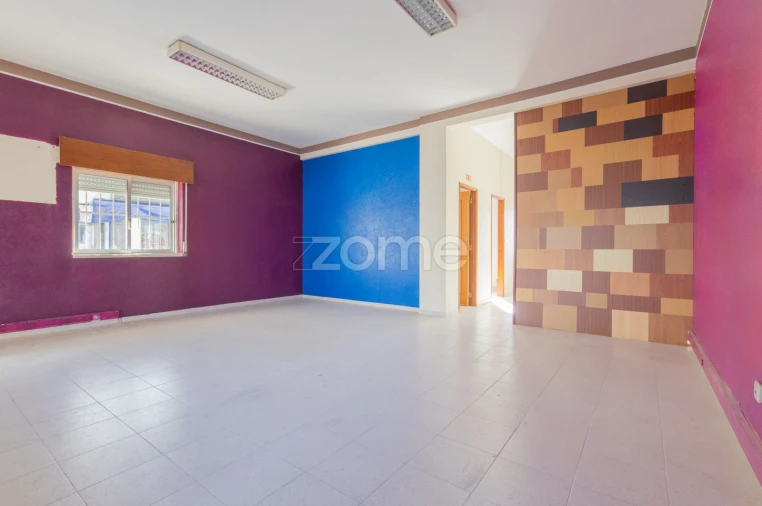 Negócio para Venda em São Domingos de Rana Foto 2